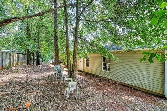 Building Photo - 331 Zach Dr