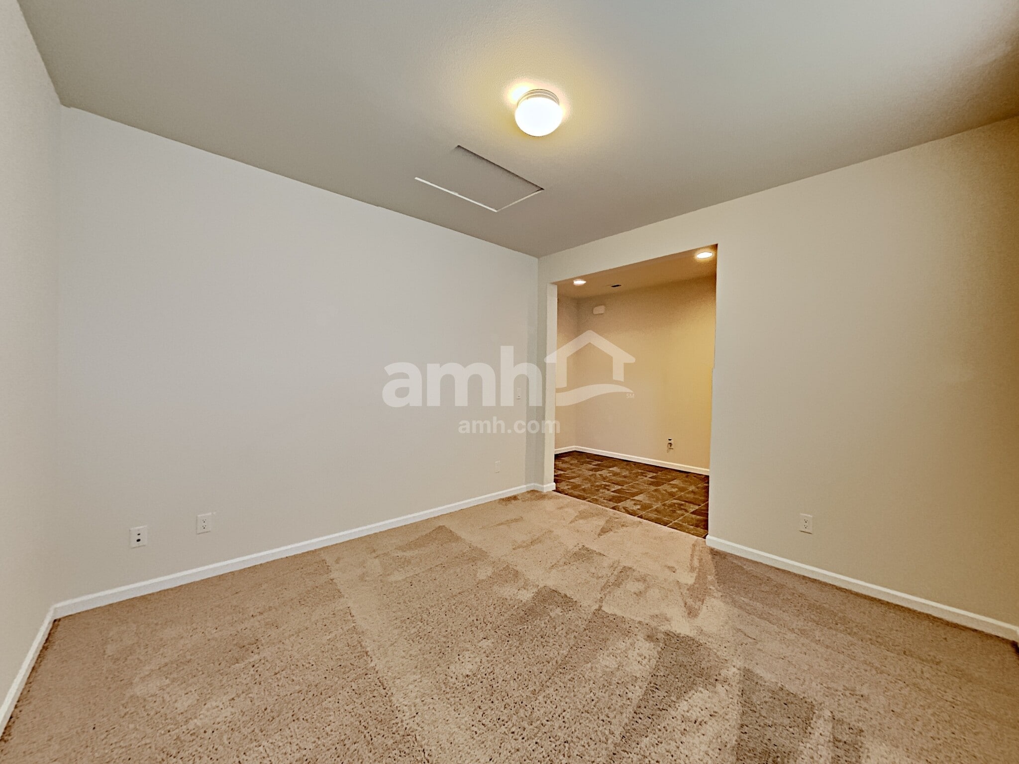 Building Photo - 370 Lolo Trail Ave