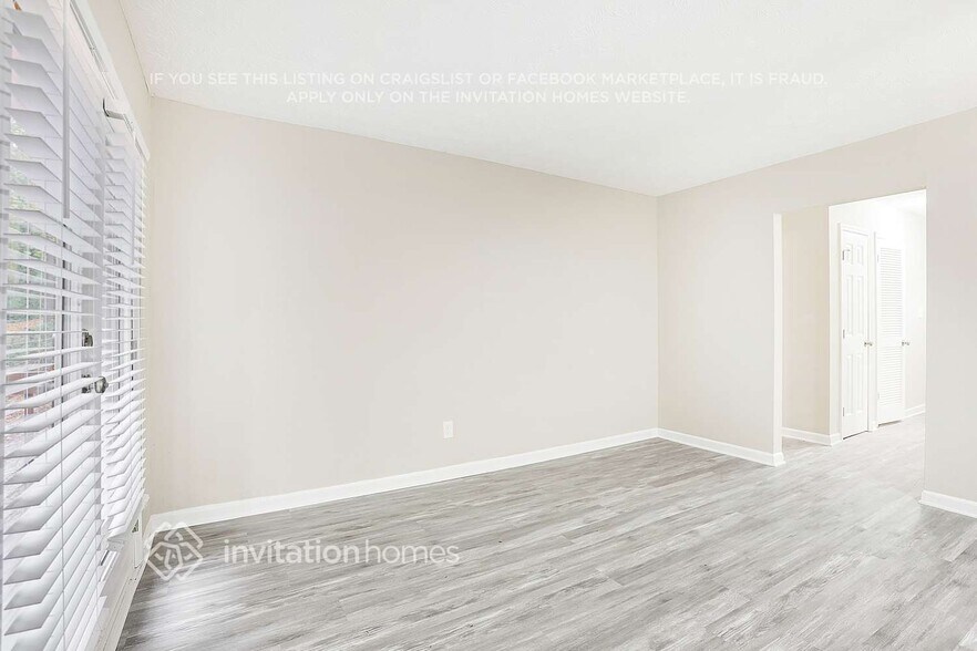 Building Photo - 210 Hunt Ridge Dr