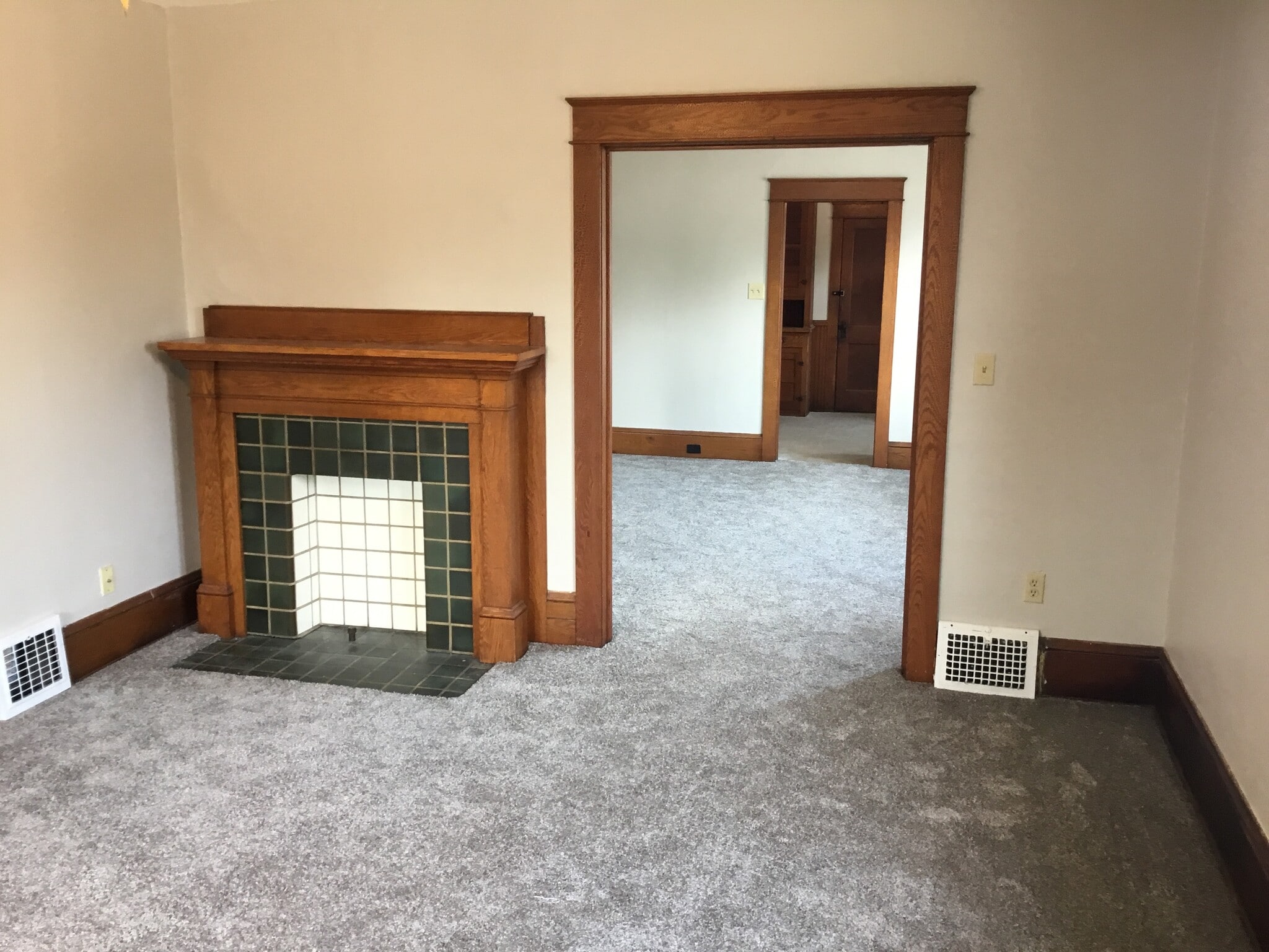 Building Photo - 918 W 32nd St