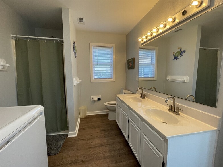 Building Photo - 54205 Marlin Ct