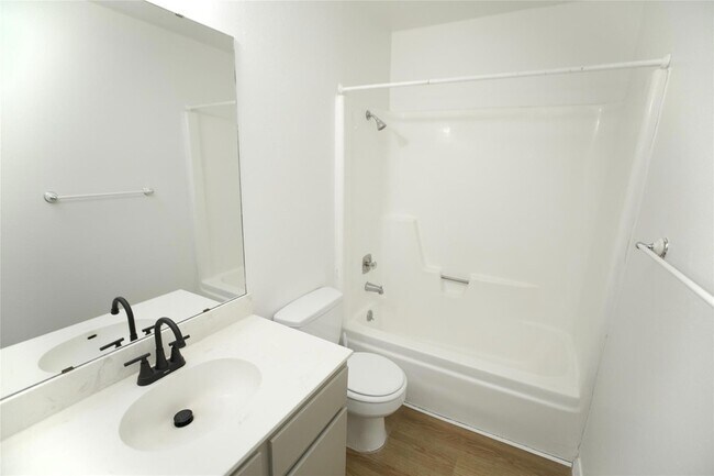 Building Photo - 2206 Spring Breeze Dr