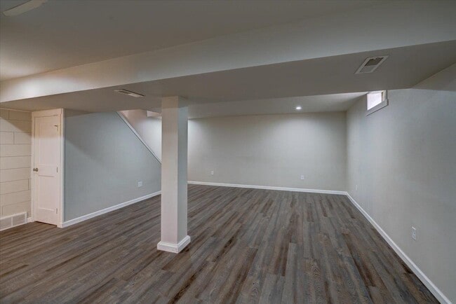 Building Photo - 6105 Bridge Rd