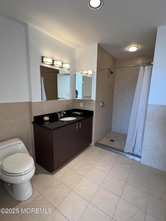 Building Photo - 510 Monroe Ave