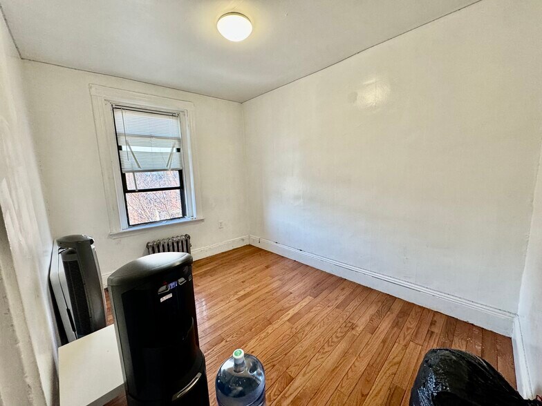 Building Photo - 872 Huntington Ave