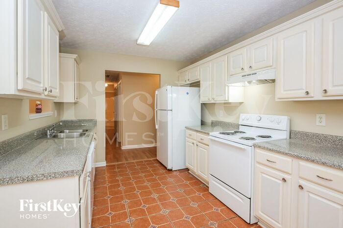 Building Photo - 521 Stoney Creek Rd