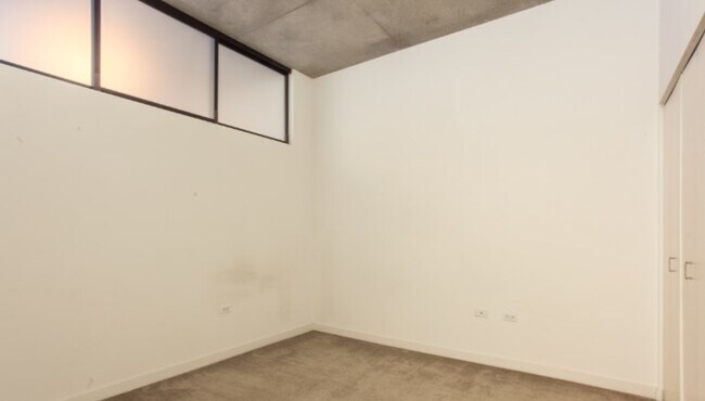 Building Photo - 235 W Van Buren St