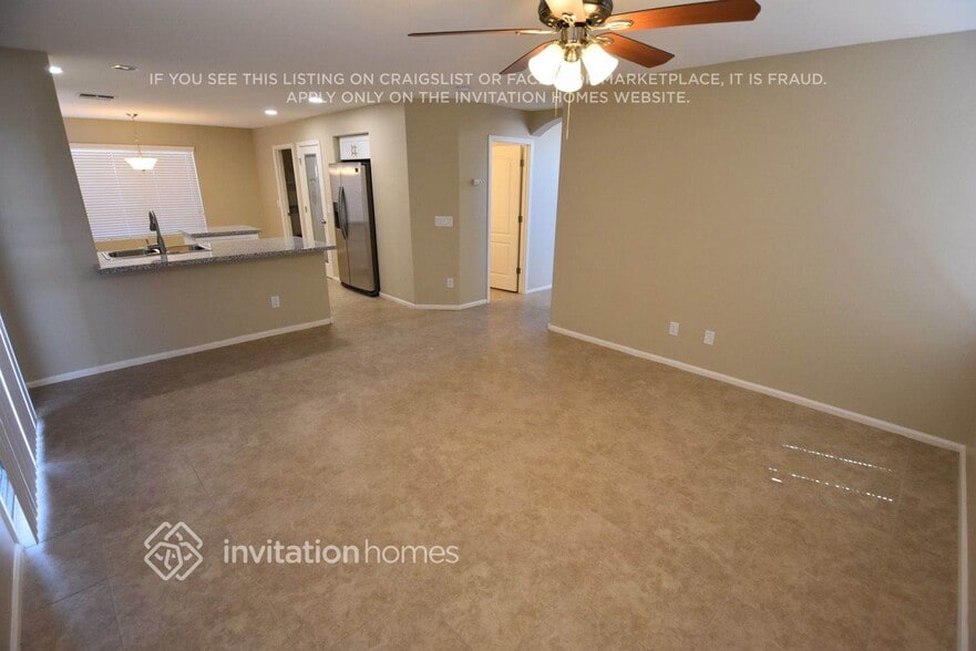 Building Photo - 1618 E Daniella Dr