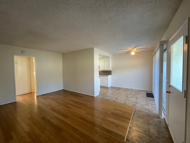 Primary Photo - 44 N Roosevelt Ave