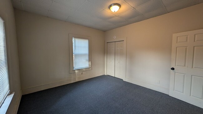 Building Photo - 3BR/1BA -- Deck, Separate Dining Room, In-Unit Laundry