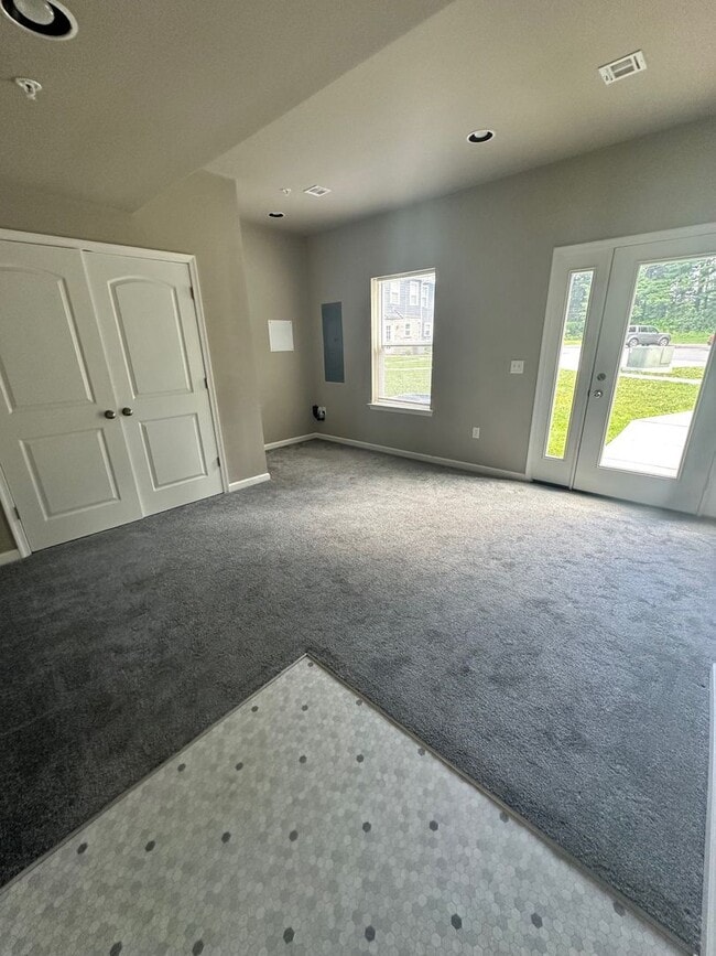 Building Photo - 115 High Pointe Dr