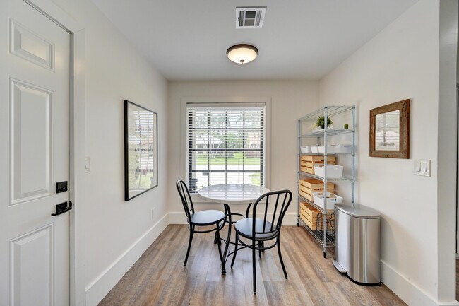 Building Photo - 2756 Carnation Ct