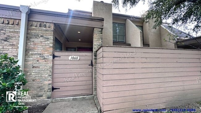 Building Photo - 3045 Park Ln