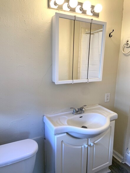 bathroom - 3904 14th Ave