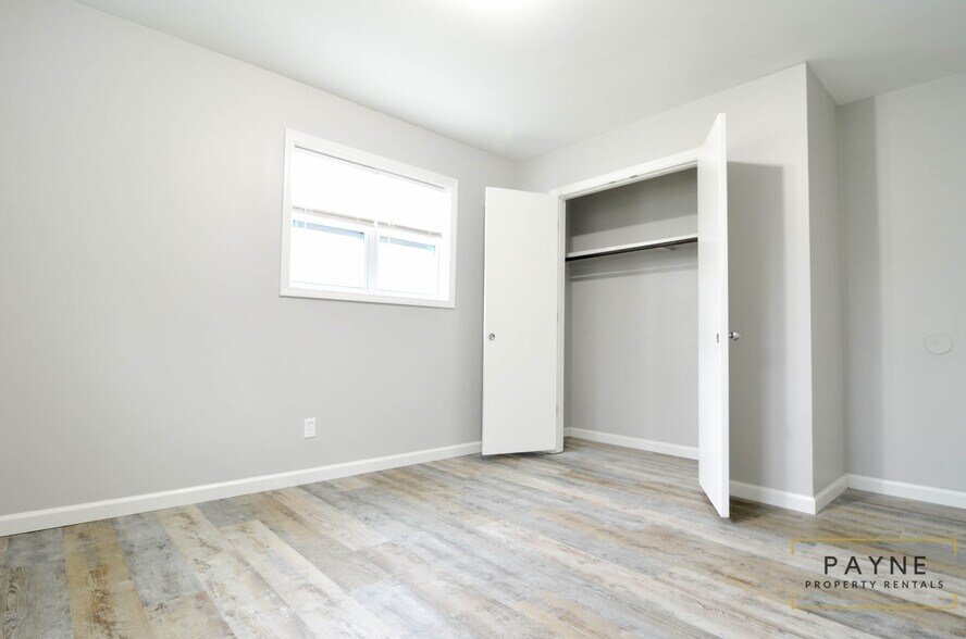 Building Photo - 4333 Rosemont Dr #B