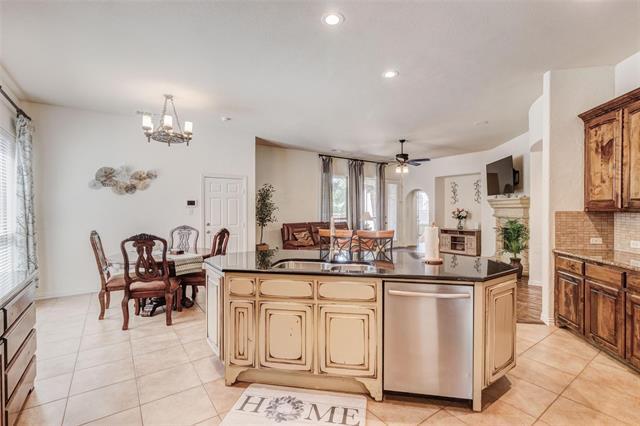 Building Photo - 9823 Carriage Hill Ln