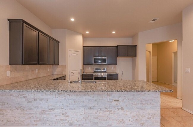 Building Photo - 6706 Yellow Rose Ct