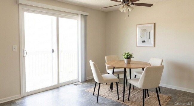 Building Photo - 5 Wildwood Dr