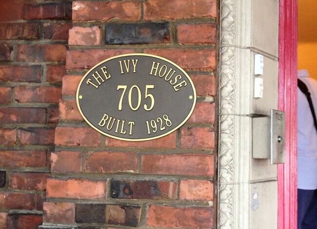 Building Photo - IVY HOUSE