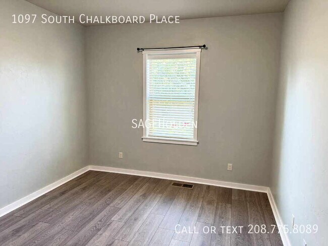 Building Photo - 1097 S Chalkboard Pl