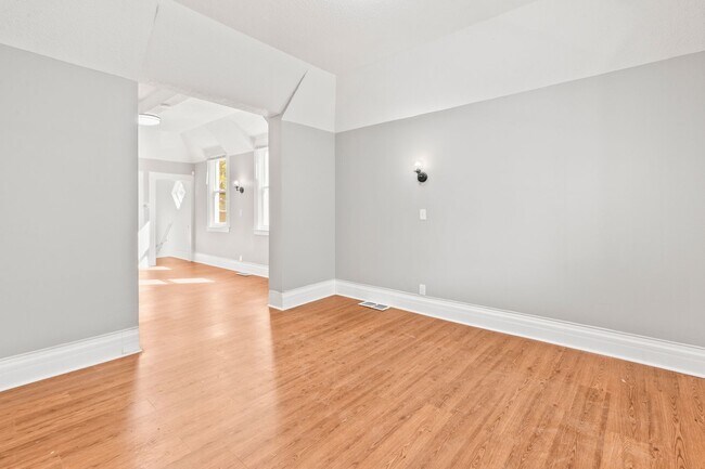 Building Photo - 3940 Arbor