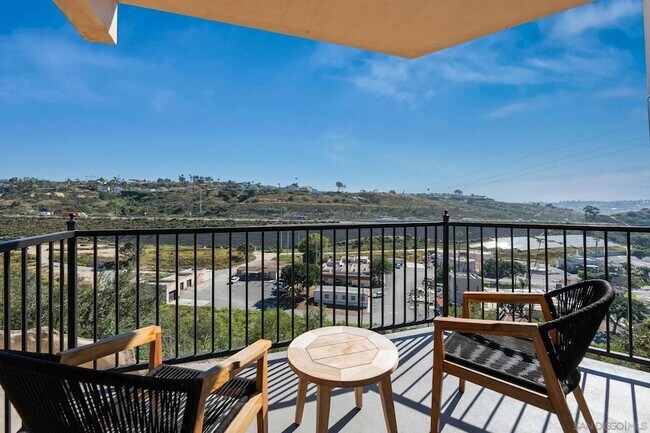 Building Photo - 2483 Oxford Ave