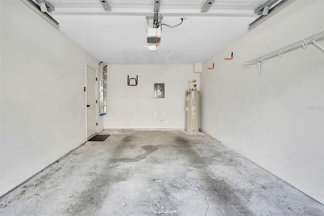 Building Photo - 7100 Sunset Way