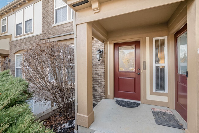 Building Photo - 2215 Rolling Hills Dr