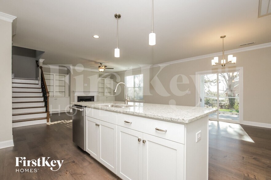 Building Photo - 101 Greenvalley Rd