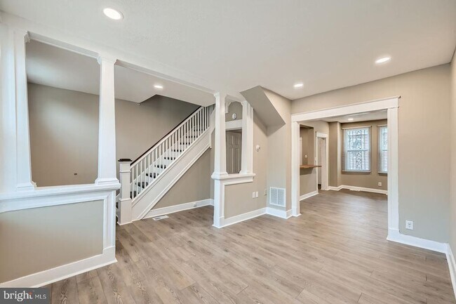 Building Photo - 2438 Druid Park Dr