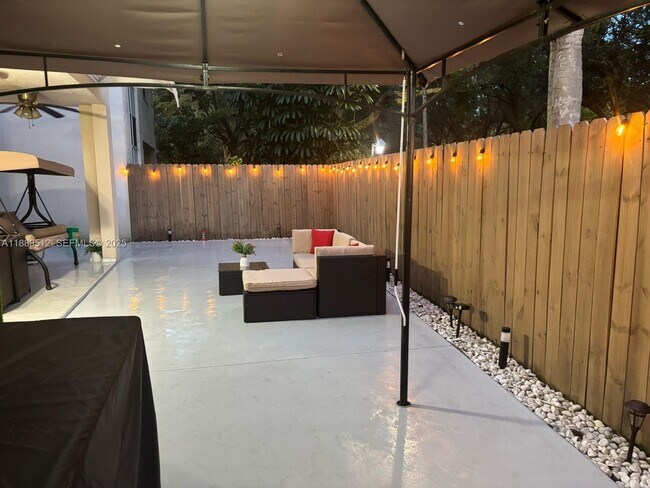 Building Photo - 15022 SW 143rd Terrace