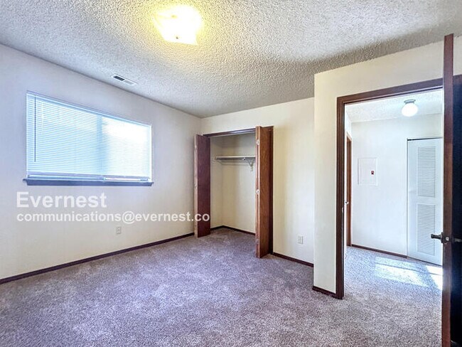 Building Photo - 2617 E Uintah St