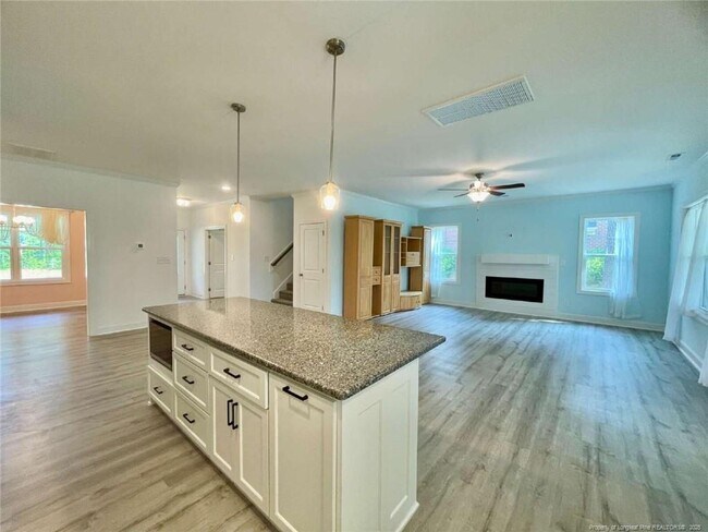 Building Photo - 36 Micahs Way N
