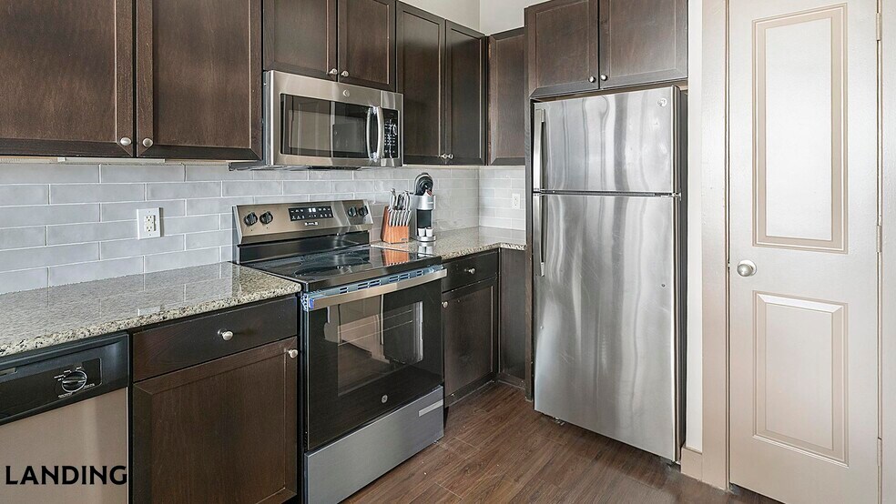 Building Photo - 13920 Mandolin Dr