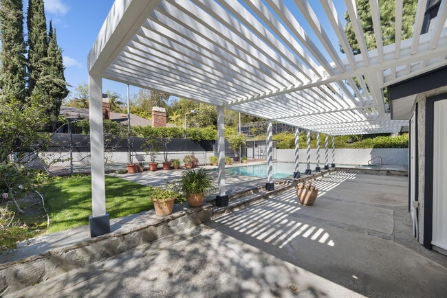 Building Photo - 2937 Deep Canyon Dr