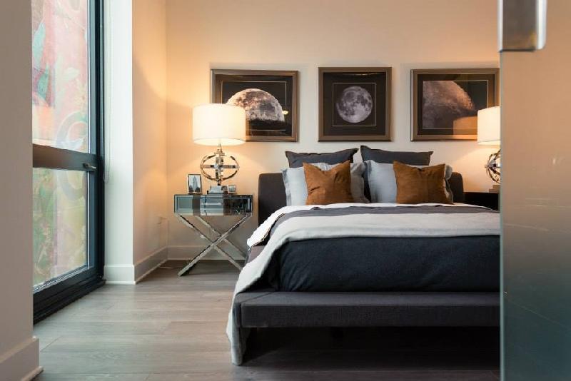 Building Photo - 76 E Lake St