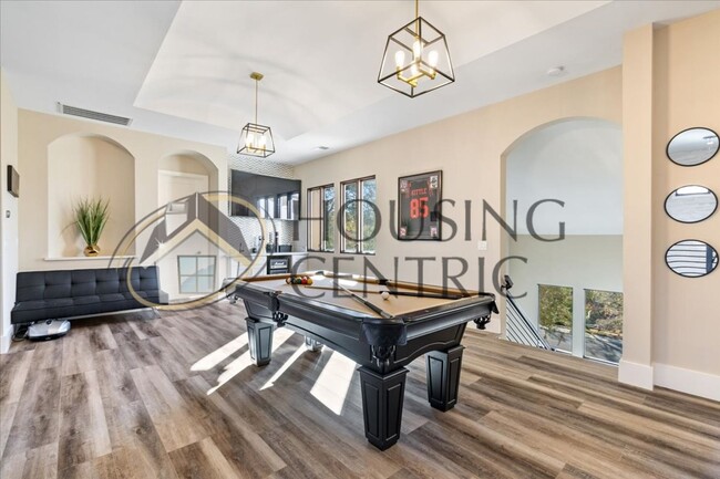 Building Photo - Breathtaking Luxury Custom Rental in Guard...