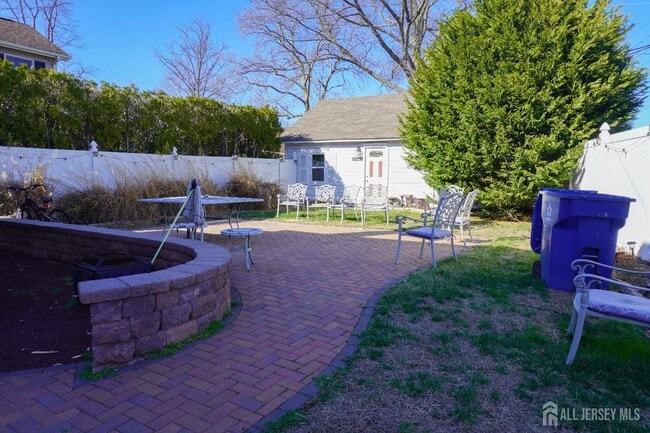 Building Photo - 400 Stockton St