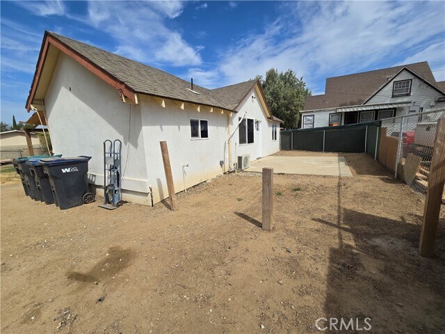 Building Photo - 4728 Hillside Ave