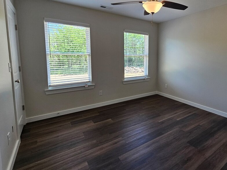 Building Photo - 9930 US-11