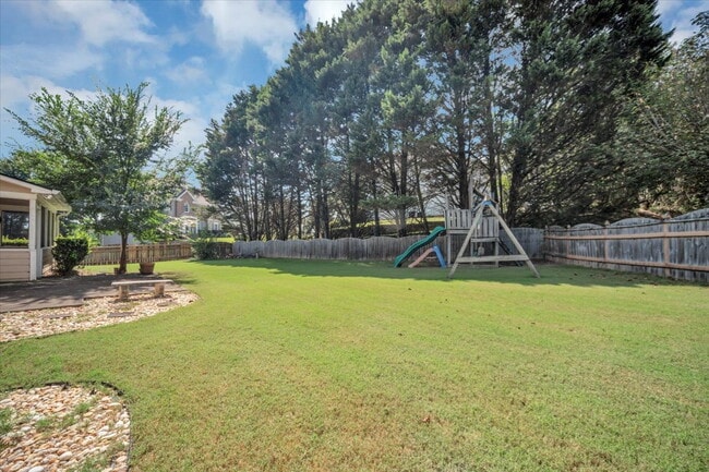 Building Photo - Move into this home and share in its appreciation with Acre.  See more at www dot acrehomes dot com