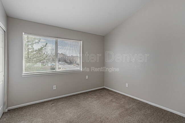 Building Photo - 1099 S Walden Way
