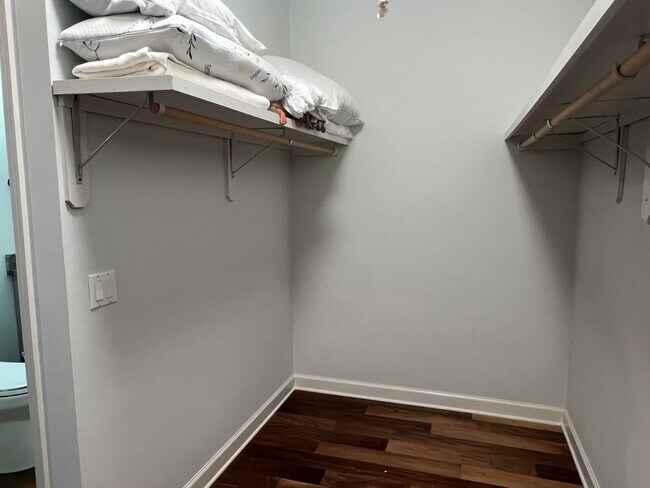 Building Photo - Spacious Updated Home in Windmill Harbour!