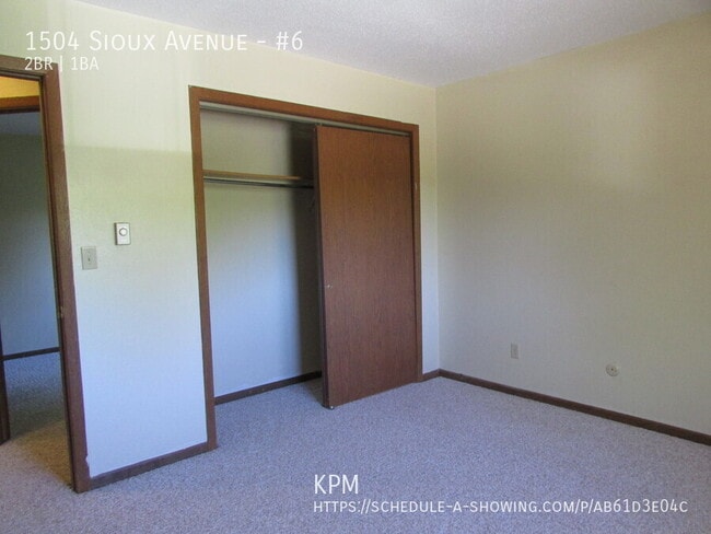 Building Photo - 1504 Sioux Ave