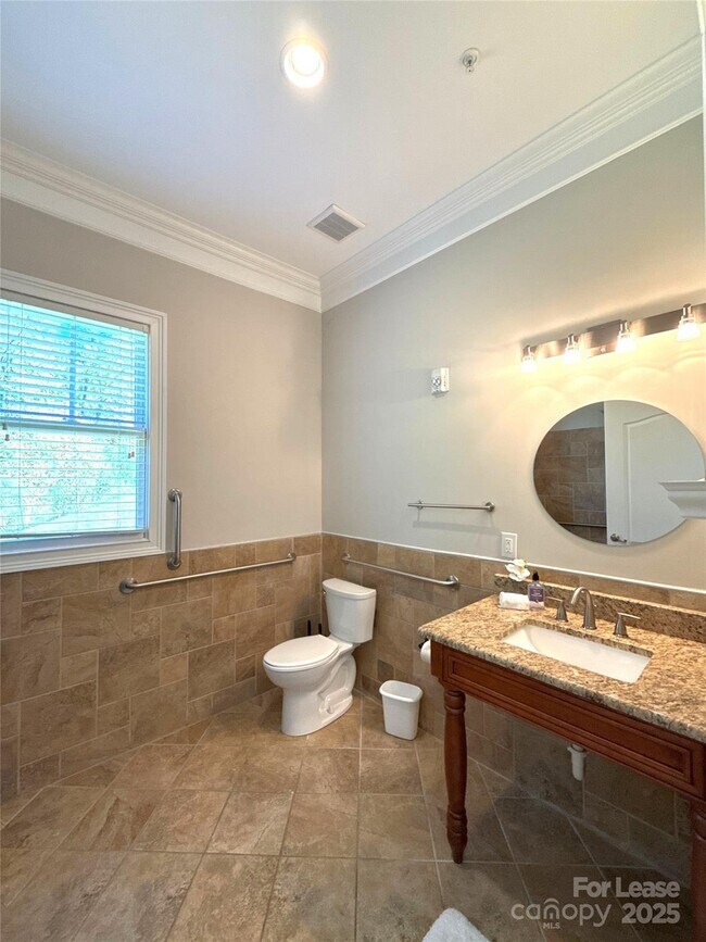 Building Photo - 14019 Thompson Rd