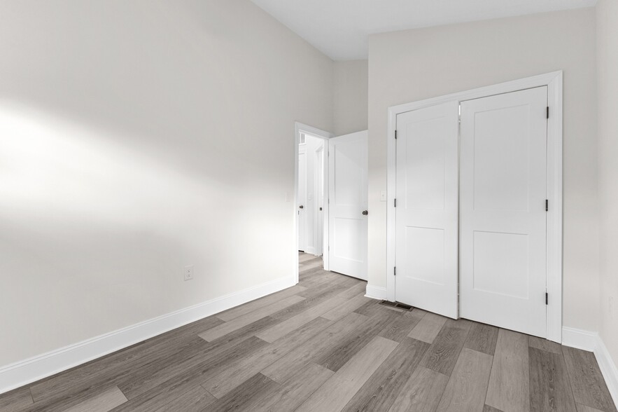 Upstairs Bedroom Closet - 564 W 2nd Ave