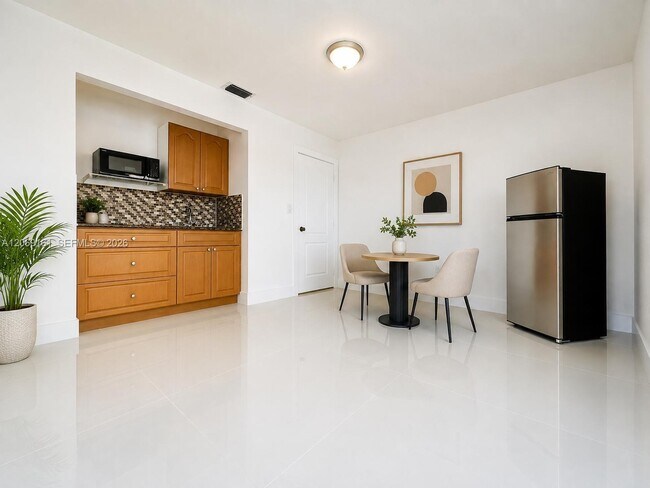 Building Photo - 1063 SW 142nd Ave