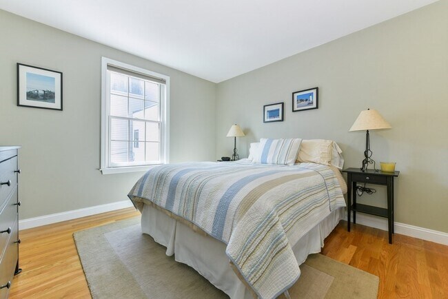 Building Photo - 161 Bunker Hill St