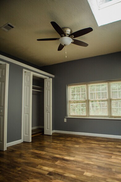 Building Photo - 3321 N Kinser Pike