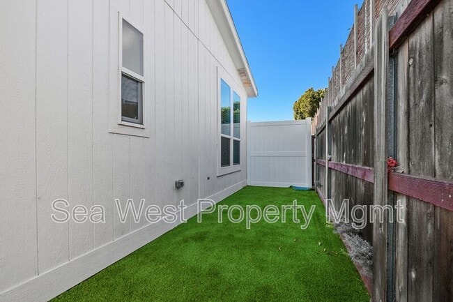 Building Photo - 767 Del Riego Ave